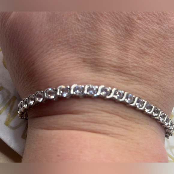 Helzberg diamonds 7.5” sterling silver white sapphire bracelet - Picture 13 of 14